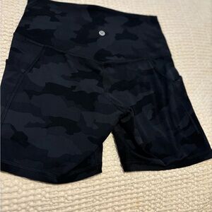 Lululemon biker shorts 6 inch size 8